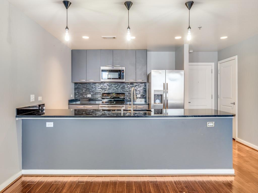 Metropolitan 1200 Main St Condo - Residential