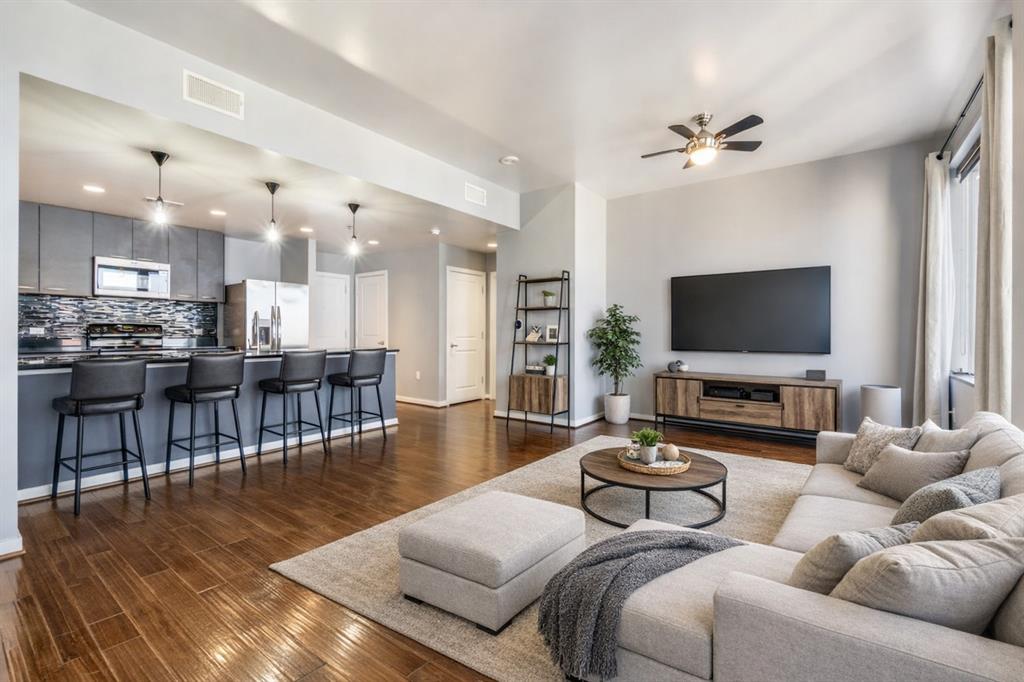 Metropolitan 1200 Main St Condo - Residential