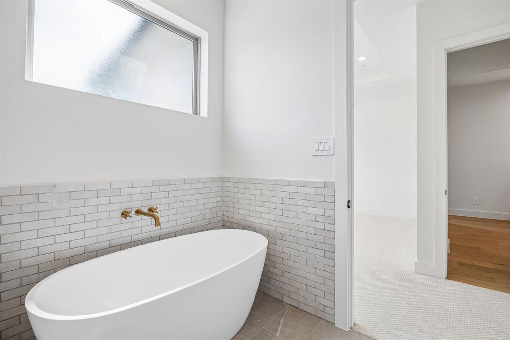 MOUNT AUBURN - Residential