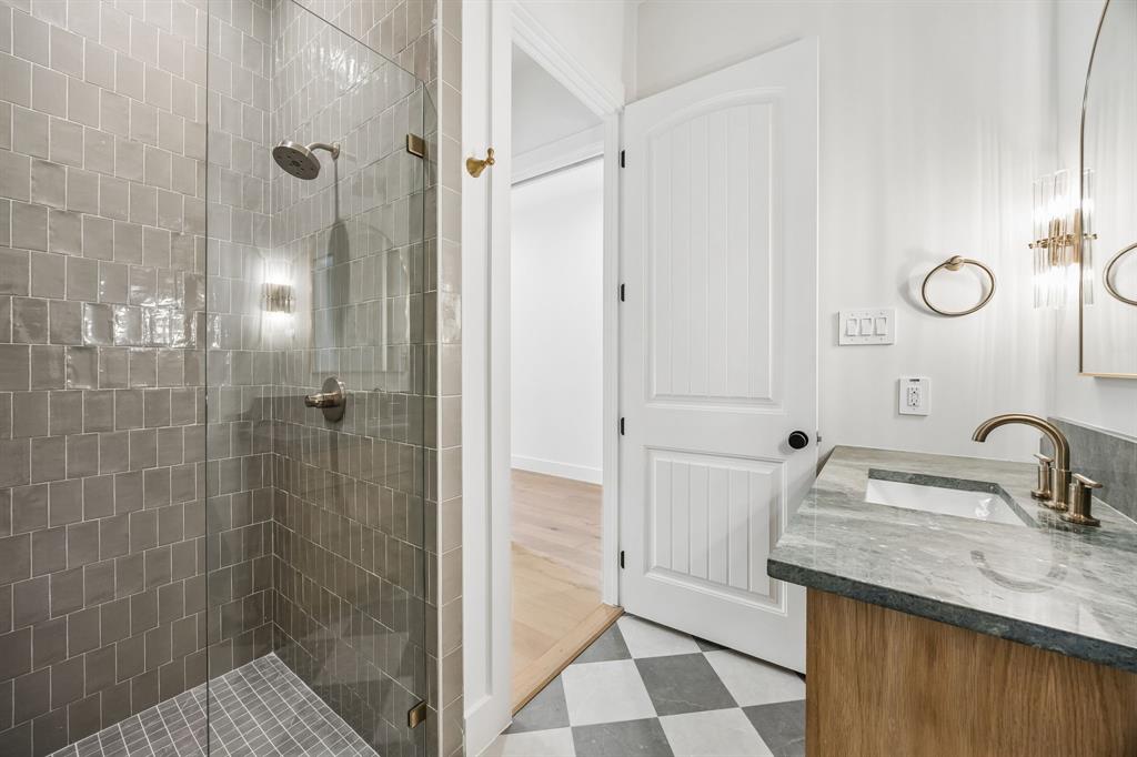MOUNT AUBURN - Residential