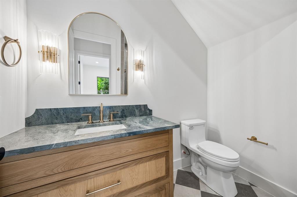 MOUNT AUBURN - Residential