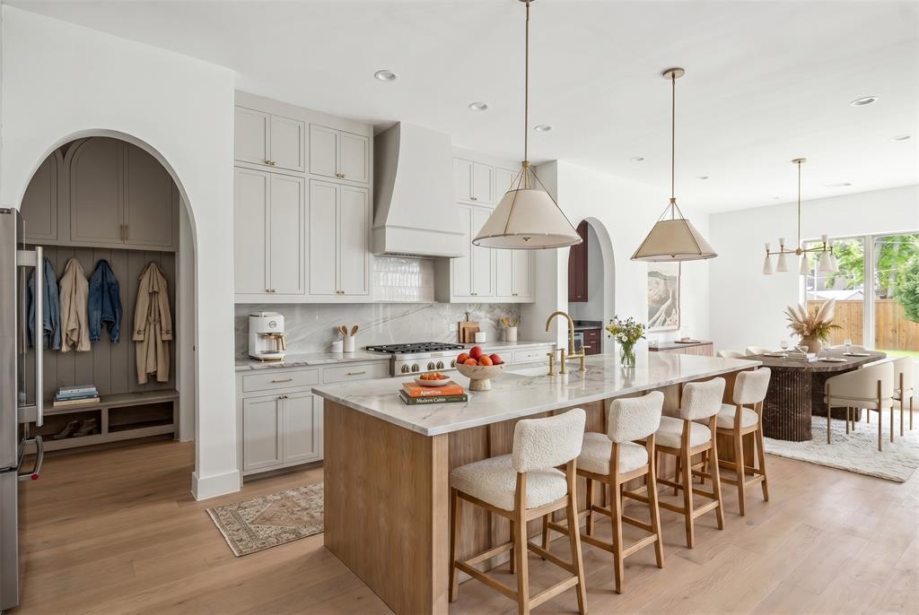 MOUNT AUBURN - Residential