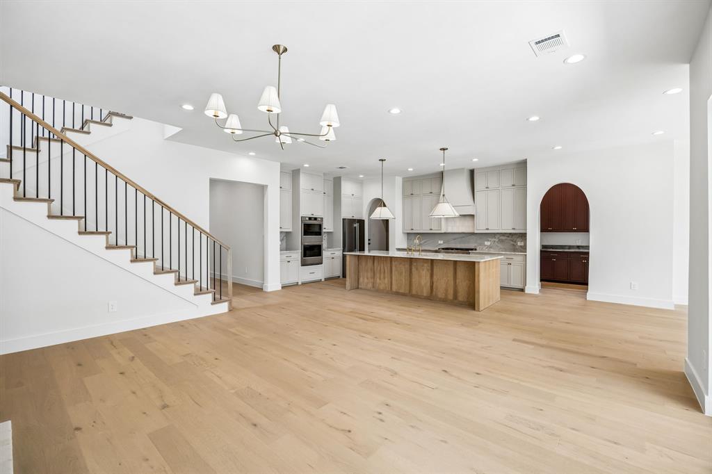 MOUNT AUBURN - Residential