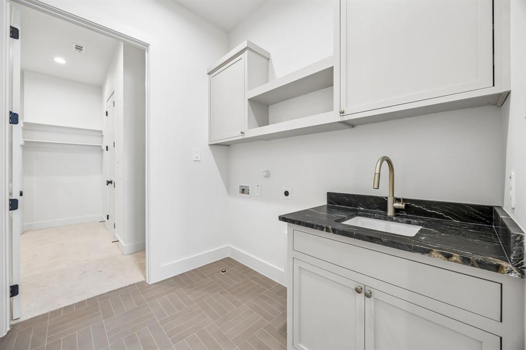 MOUNT AUBURN - Residential