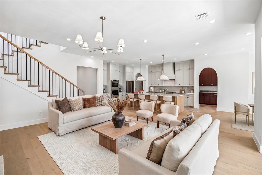 MOUNT AUBURN - Residential