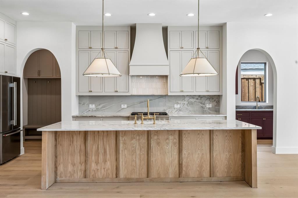 MOUNT AUBURN - Residential