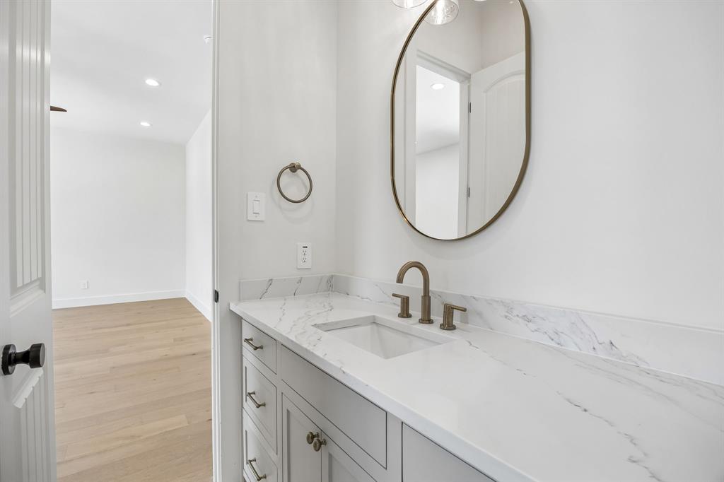 MOUNT AUBURN - Residential