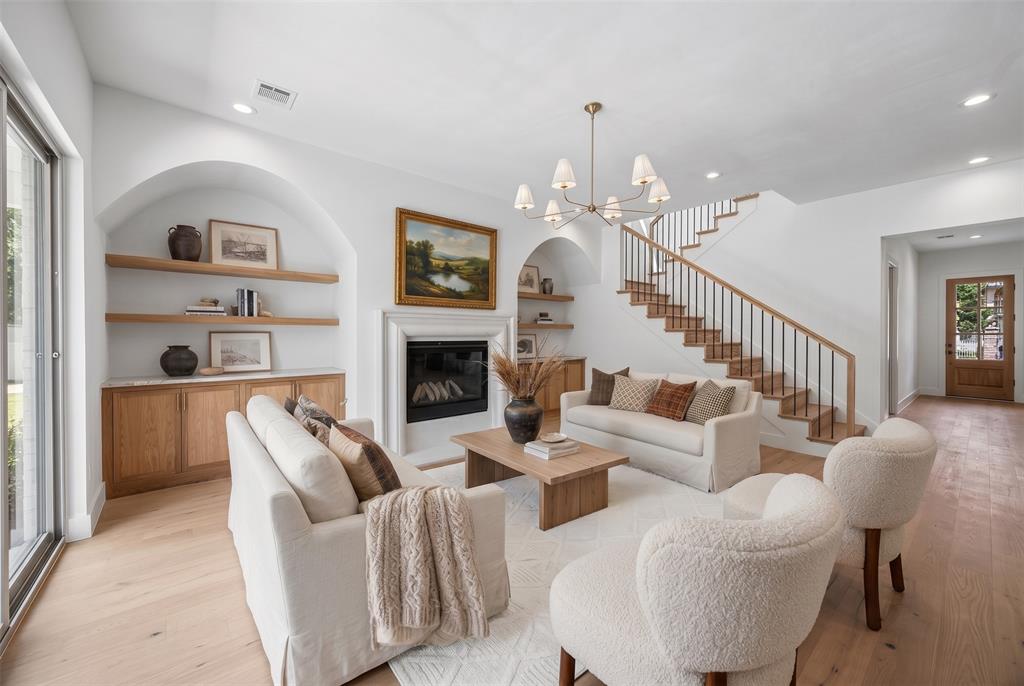 MOUNT AUBURN - Residential