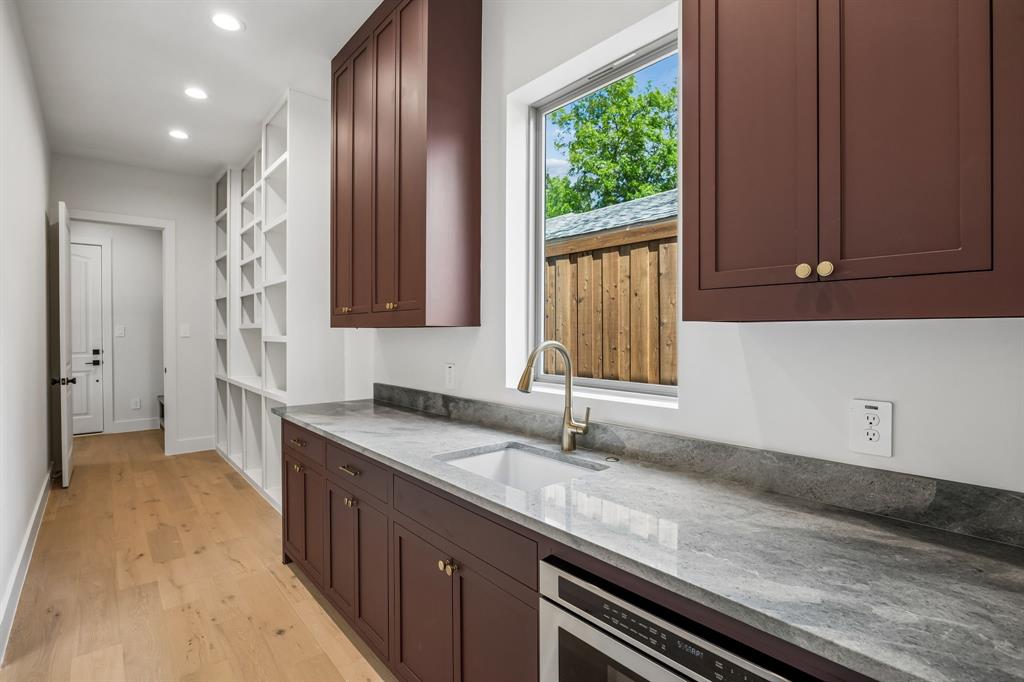 MOUNT AUBURN - Residential