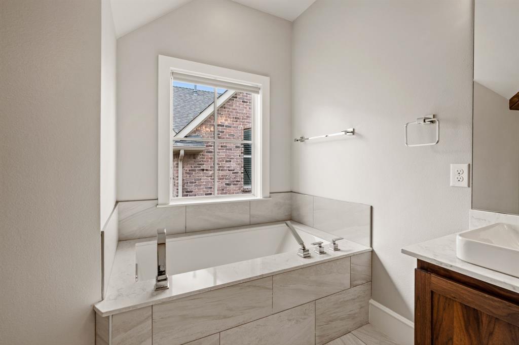 4144 Druid Lane Condos - Residential