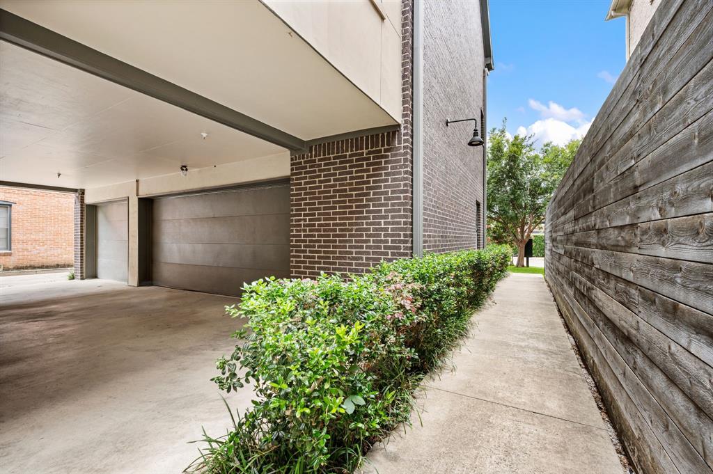 4144 Druid Lane Condos - Residential
