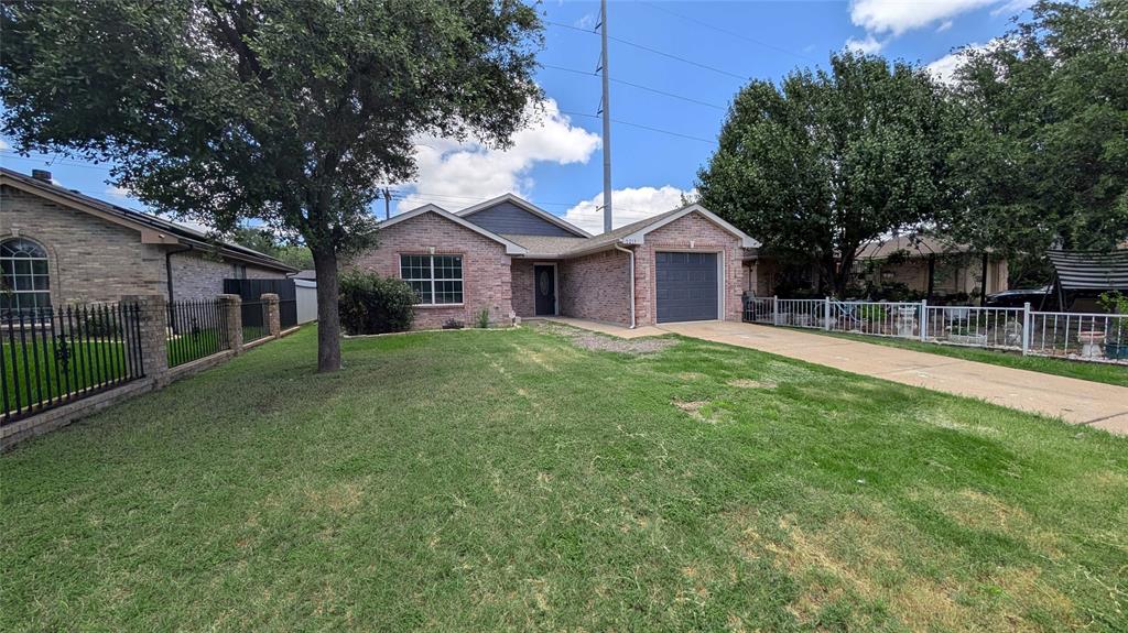 Las Villas De Oak Cliff Ph 04 - Residential