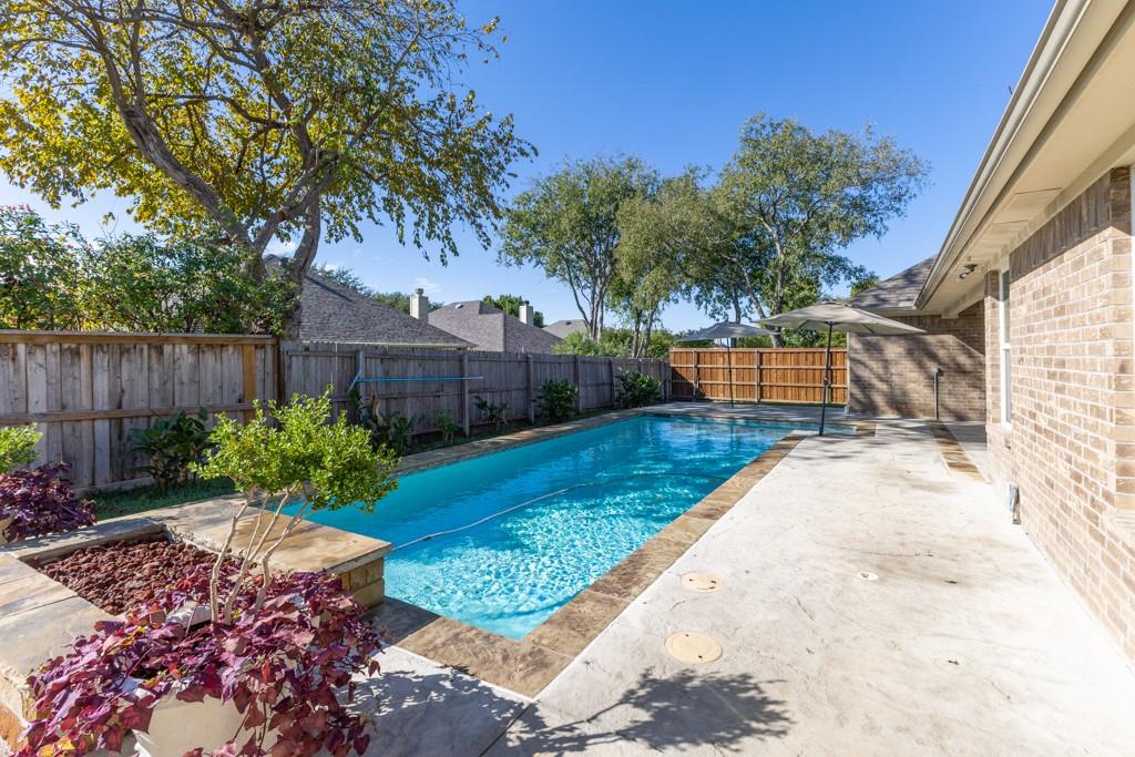 Monthly lease price includes maintenance of pool and yard
Just in time for the holidays! Imagine your family and friends gathering in this beautiful open concept home  to chat about their year and catch up! The home is 1 1.5 stories with all bedrooms down stairs. Beat the summer heat with this amazing pool and backyard!