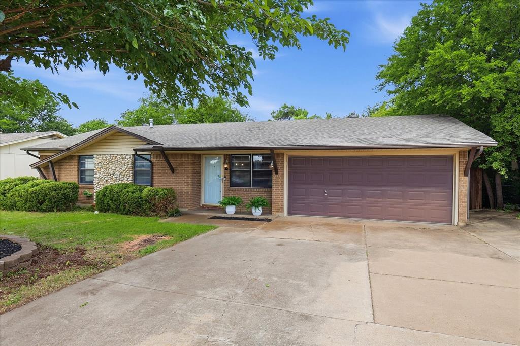 *Public Open House Sunday June 28 from 12pm-2pm*
Welcome to 5909 Gayle in Watauga! This beautifully updated home offers the perfect blend of comfort and style. Step inside to discover fresh interior paint and stunning luxury vinyl plank flooring that flows throughout the home, creating a modern and cohesive look. The kitchen shines with elegant quartz countertops, providing both beauty and durability for everyday living and entertaining.
Out back, you'll find a spacious covered patio—an ideal spot for relaxing with your morning coffee, hosting family gatherings, or enjoying Texas evenings year-round. Conveniently located near shopping, dining, parks, and major highways, this move-in ready home is one you won't want to miss. Schedule your showing today!