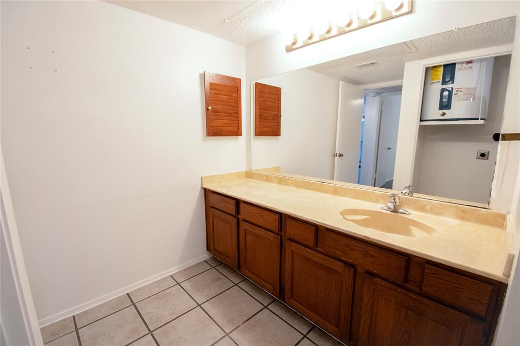 Cambridge Condo Ph 01 03 - Residential