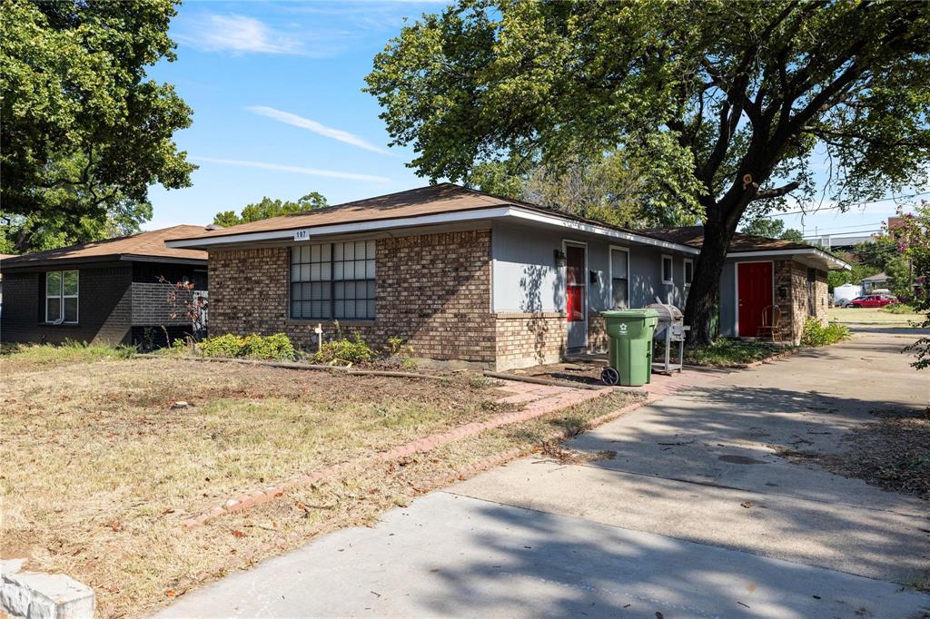 Excellent positive cash flow completely renovated duplex within walking distance to UTA, restaurants, shopping and night life.
Each side offers 2 bedrooms, 1 full bathroom, kitchen living area, plenty of parking and all newly renovated. Always occupied and will always be occupied being this close to UTA. 1 water meter for both sides, each unit is renting for $1595 currently. Landlord splits water bill on the 2 units. Plenty of street parking and extra parking in the back. Newer roof, and very well maintained duplex will provide a new landlord peace of mind for many years to come. Make money from day 1!

109 Ray is for sale also, could sell as a package deal.