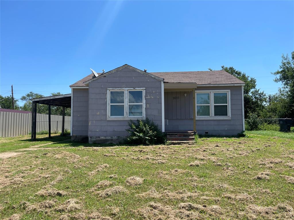 2 Bedroom 1 bathroom rental house that is currently rented for $875 per month.