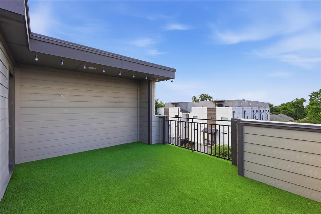 Alta Vista East Twnhm Condos B - Residential