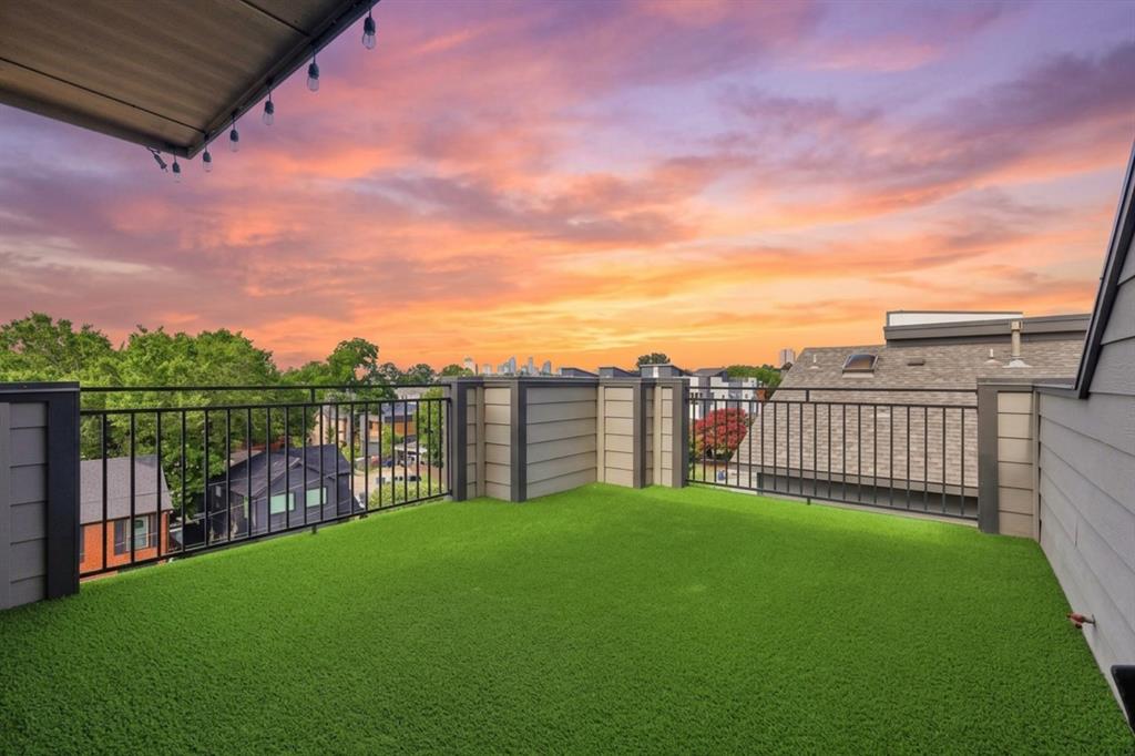 Alta Vista East Twnhm Condos B - Residential