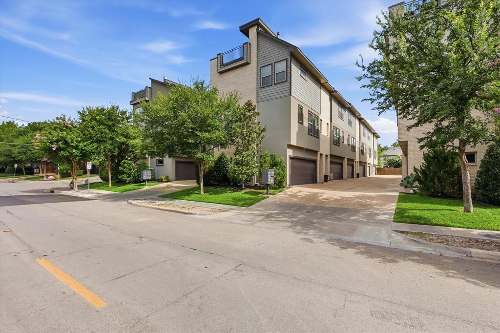 Alta Vista East Twnhm Condos B - Residential