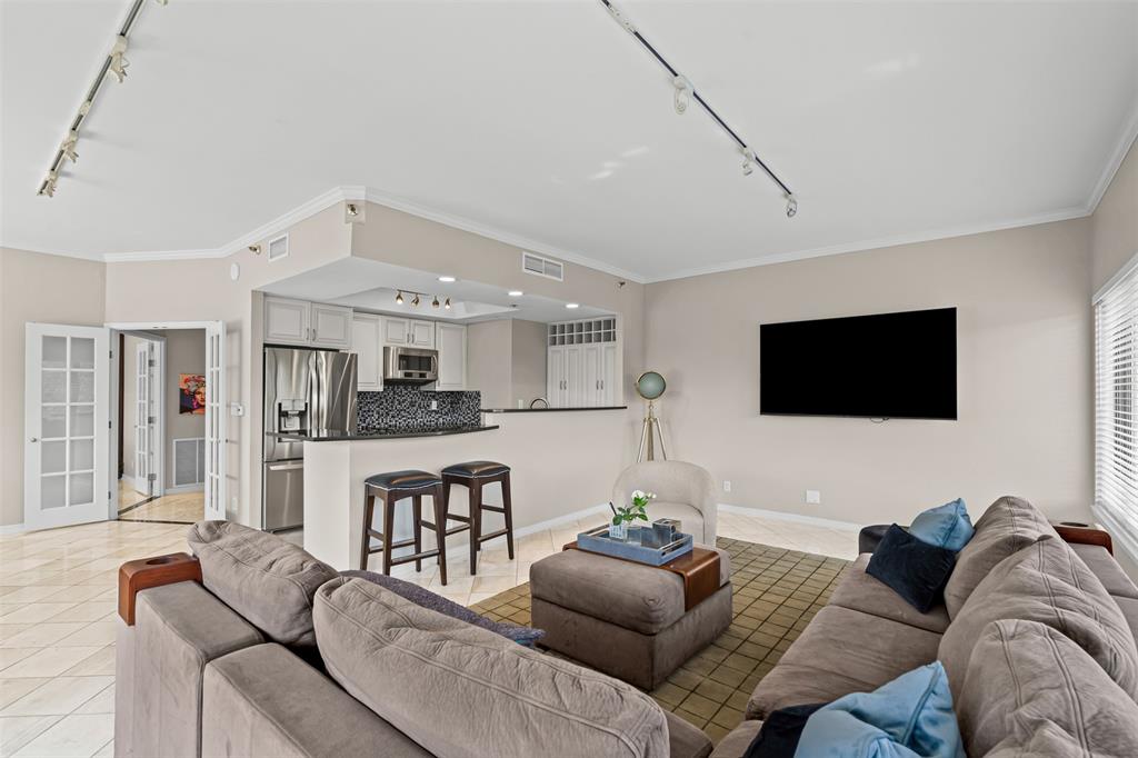Latour Condo - Residential