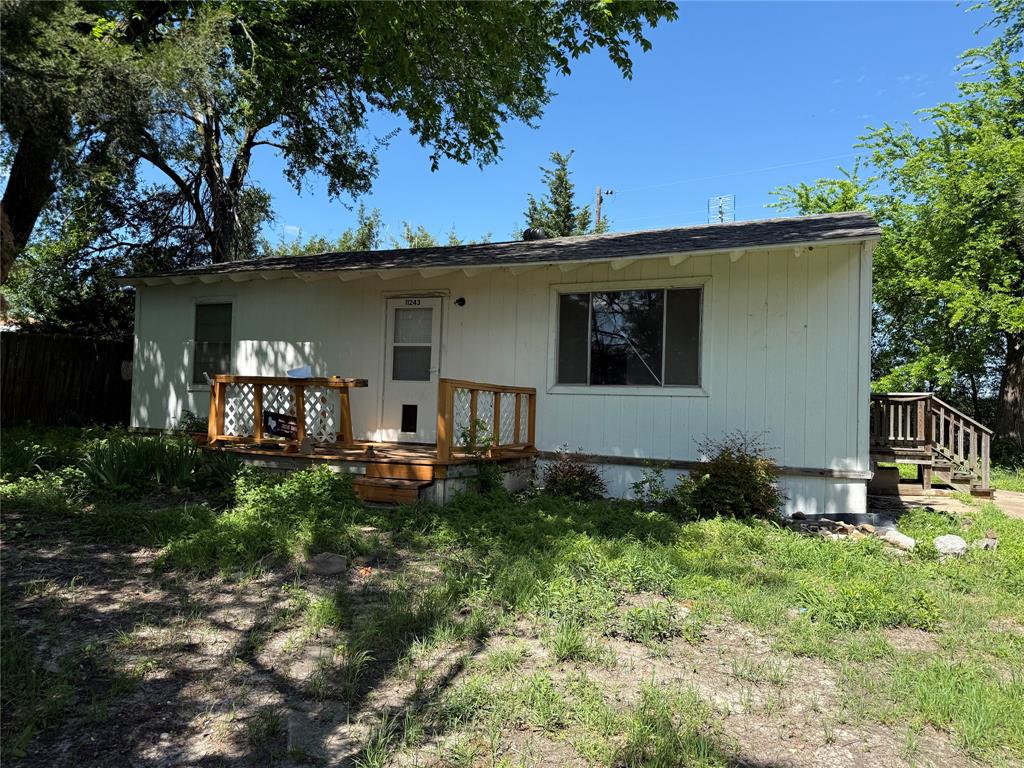LOWER PRICE!!!    Investment Opportunity & Weekend Retreat Near Lake Lavon in  Princeton, TX
Don't miss your chance to own a piece of the Lake Lavon lifestyle in one of North Texas's fastest-growing communities! This charming 2 bedroom, 1 bath cottage sits on a fully fenced .244-acre lot on a quiet Princeton street, offering incredible potential at an investor friendly price point.
At 672 sq ft, this cozy lake home is the perfect canvas for your vision, whether you're planning a weekend getaway, a fix-and-flip project, or a buy-and-hold rental. The possibilities are wide open. Princeton's explosive growth means now is the time to get in value and opportunity like this won't last long.
Sold as  is. No survey provided.