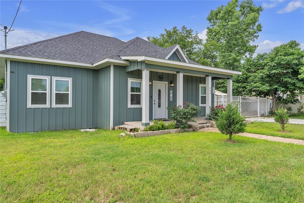 Lawn Place 01 - Residential