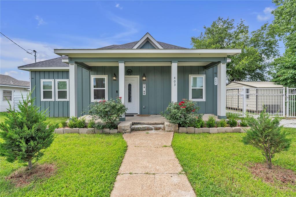 Lawn Place 01 - Residential