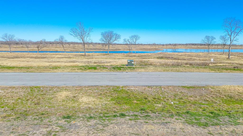 Waterfront Club - Land