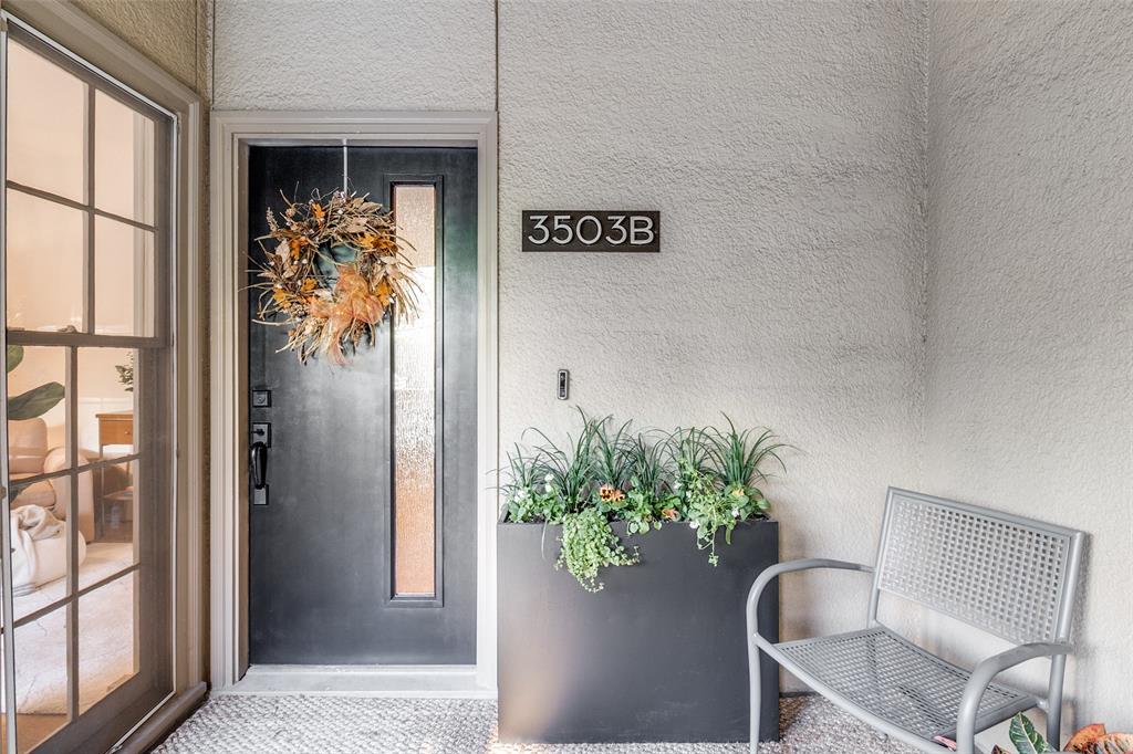 Sale St Twnhms - Residential