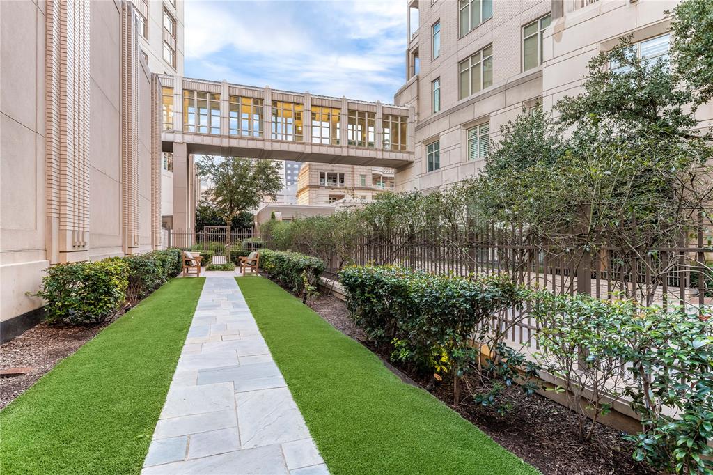 Ritz-Carlton 2 Residences 1 - Residential
