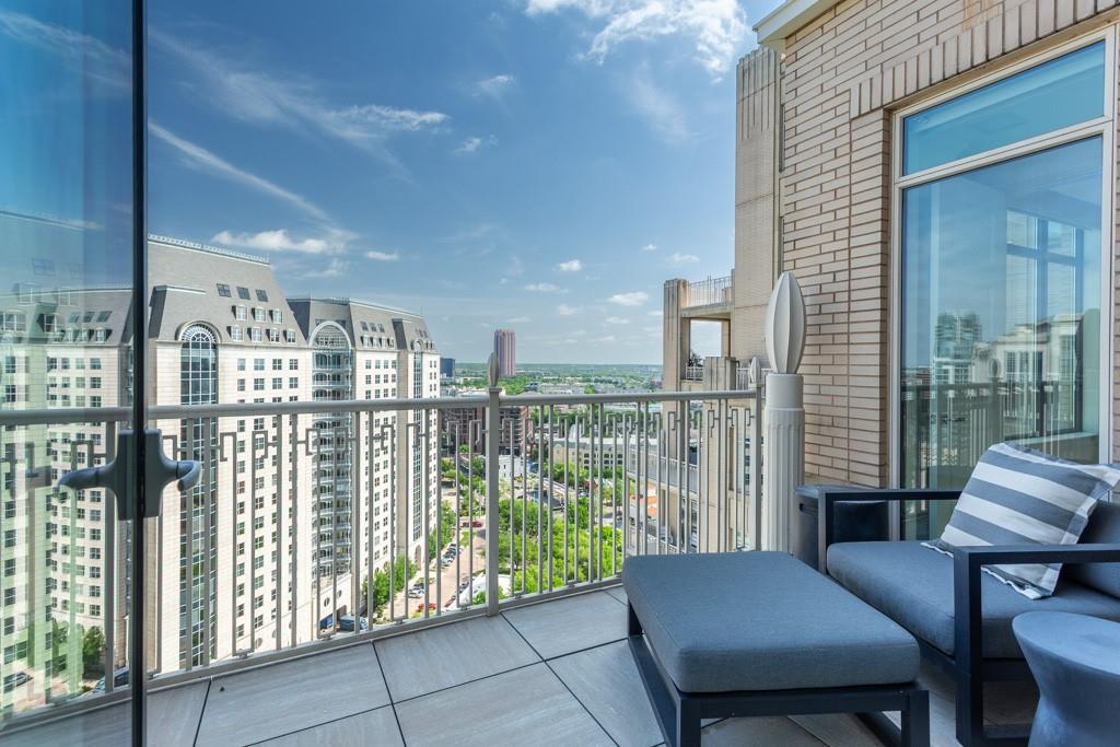 Ritz-Carlton 2 Residences 1 - Residential