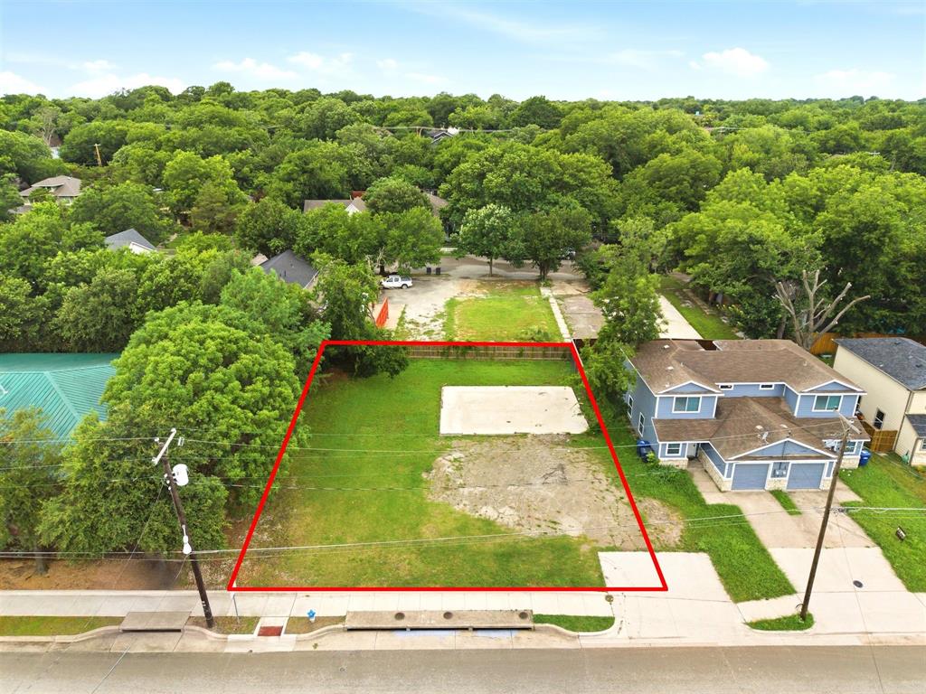 Incredible opportunity to buy or hold two prime lots minutes from Historic McKinney Square.   Both lots are zoned for commercial or residential and ready for your dream home or business. Minutes from shopping and dining, US-75 and US-380.
