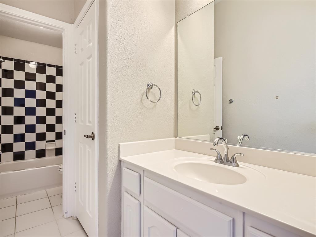 Mira Lagos G 1 - Residential Lease