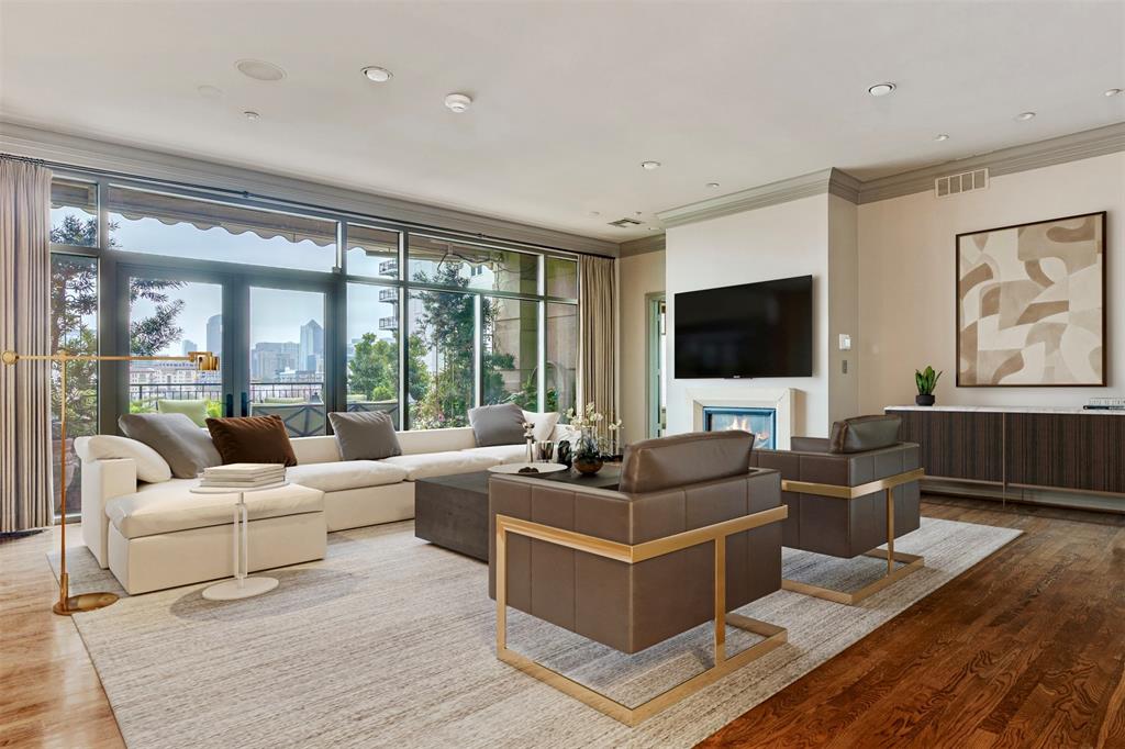 Plaza Turtle Creek - Residential