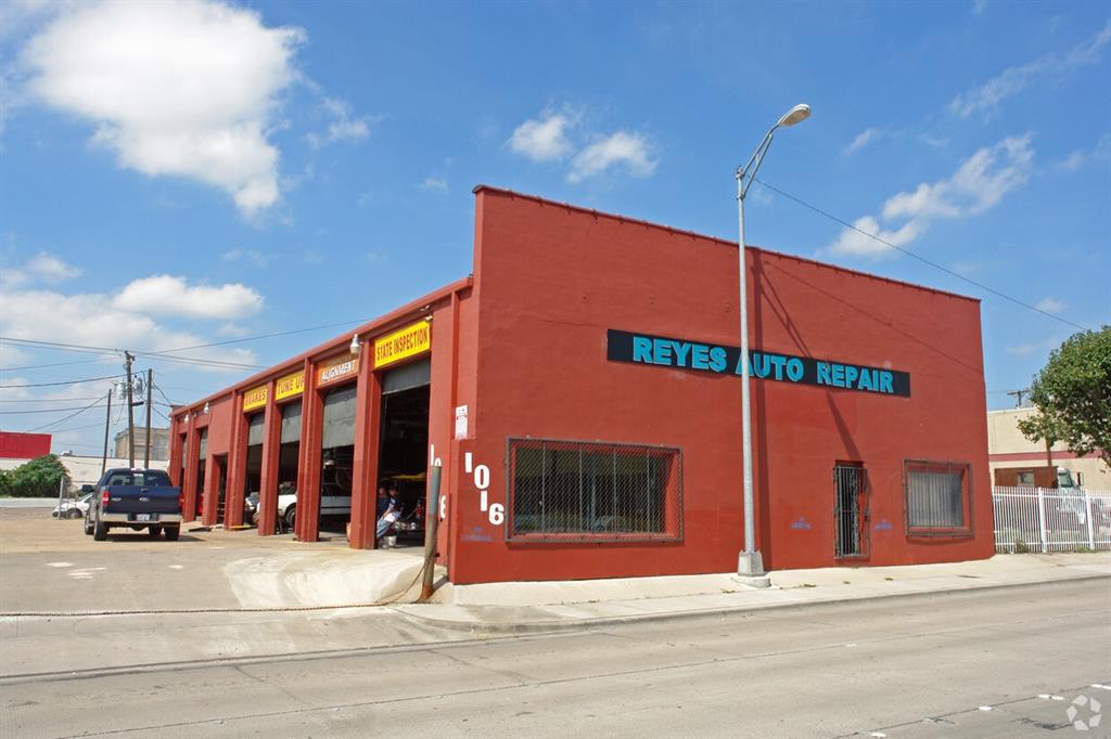 This is for the building and lot ONLY. WE ARE NOT SELLING THE BUSINESS