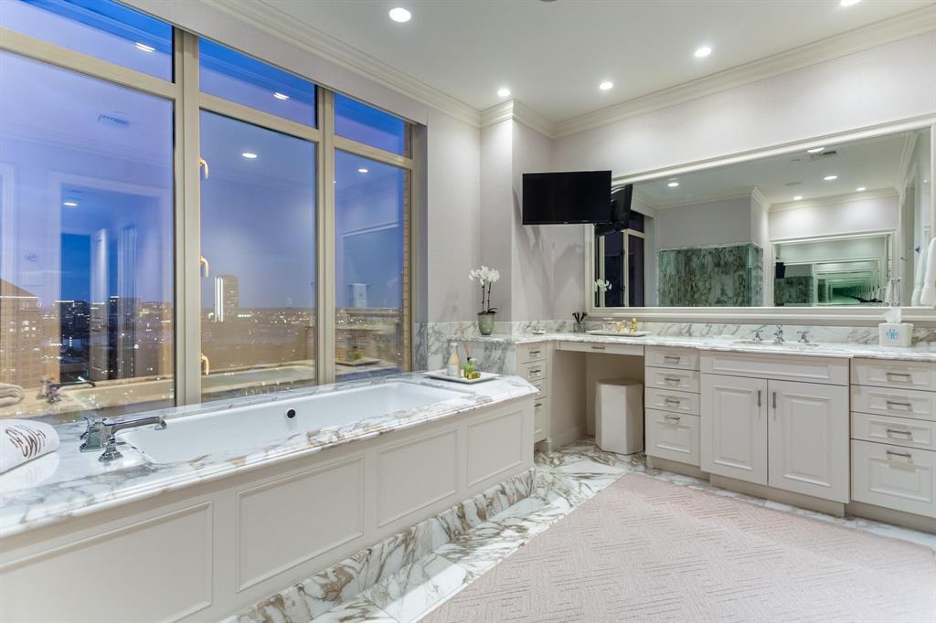 Ritz-Carlton Residences - Residential