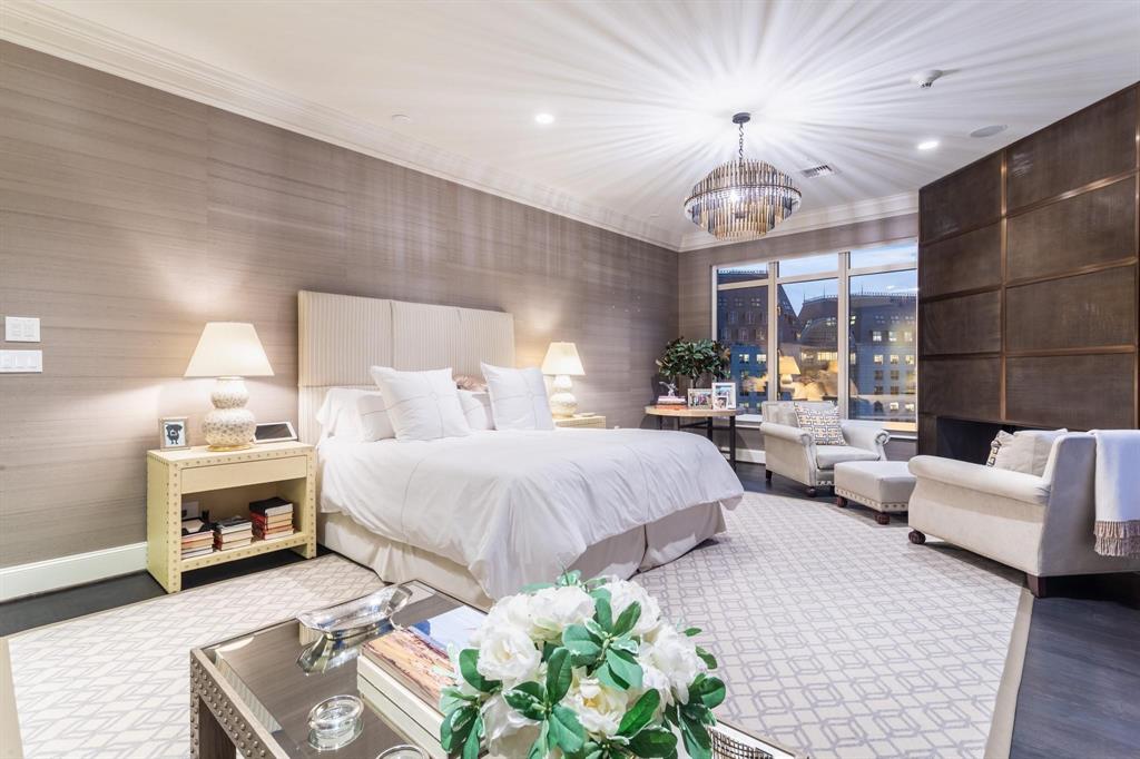 Ritz-Carlton Residences - Residential