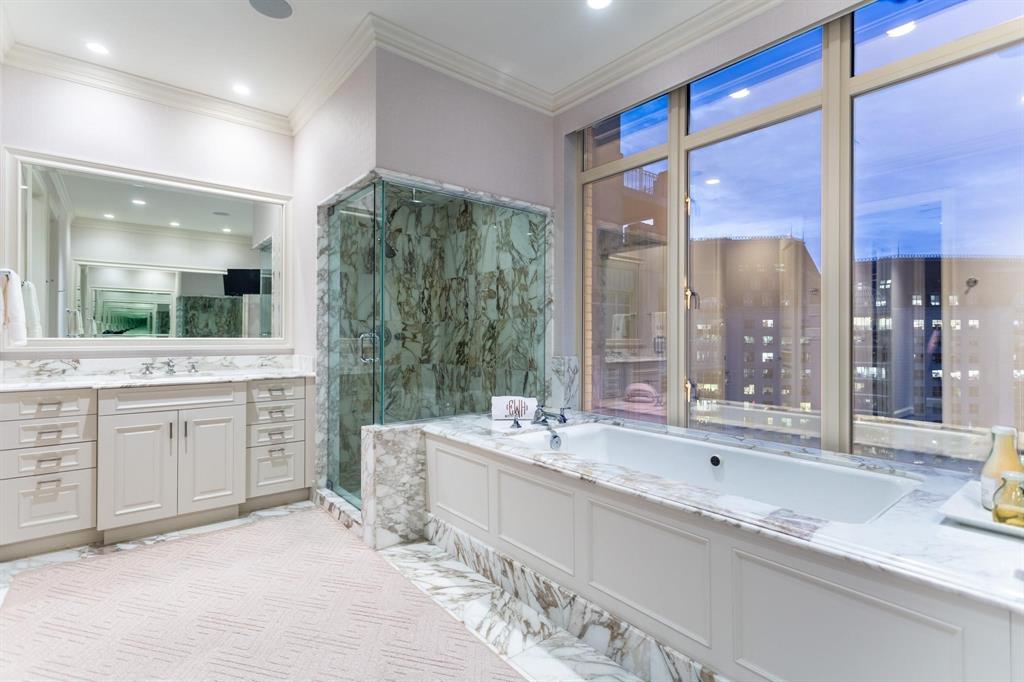 Ritz-Carlton Residences - Residential