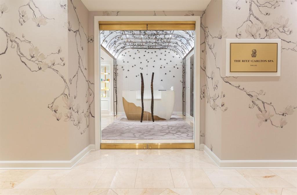 Ritz-Carlton Residences - Residential
