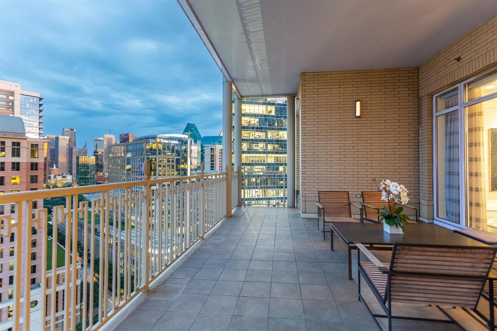 Ritz-Carlton Residences - Residential
