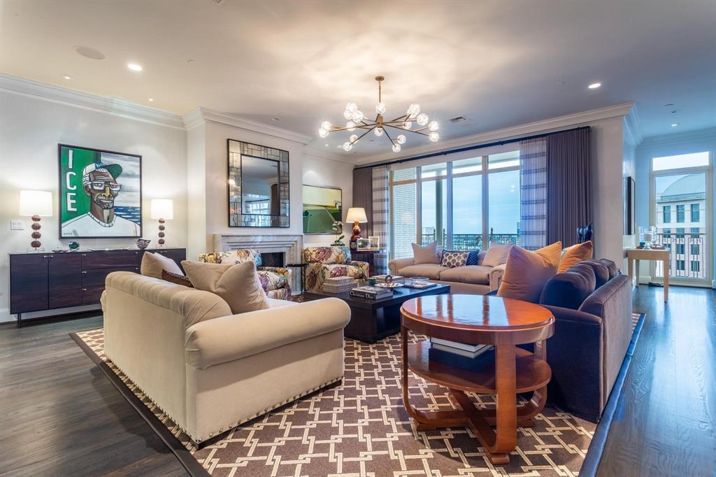 Ritz-Carlton Residences - Residential