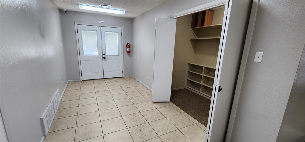 OT Roanoke - Commercial Lease