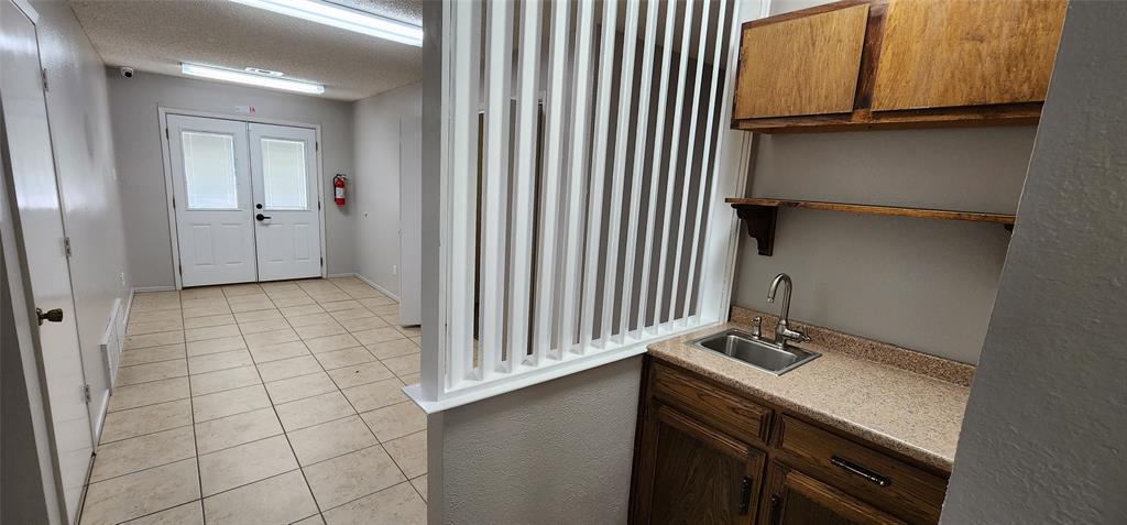 OT Roanoke - Commercial Lease