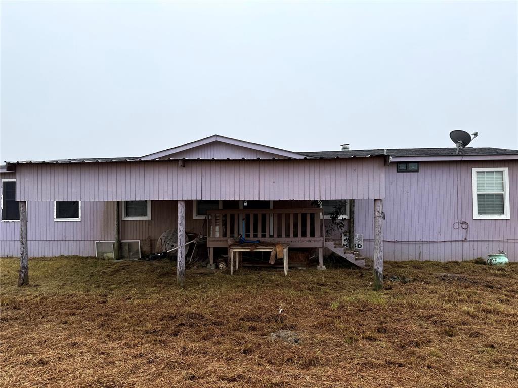 FULLY RENOVATED 
Great starter home or investor opportunity on 1 acre in Kaufman! This 3-bedroom, 2 and half bath home offers a peaceful country setting with plenty of space and privacy. Located just 40 miles from Downtown Dallas, with easy access to Highway 175 for a convenient commute. No HOA. Owner will carry the note. Picture coming soon