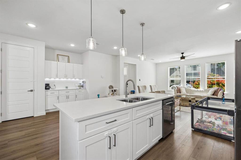 Lake Parc Village - Residential Income