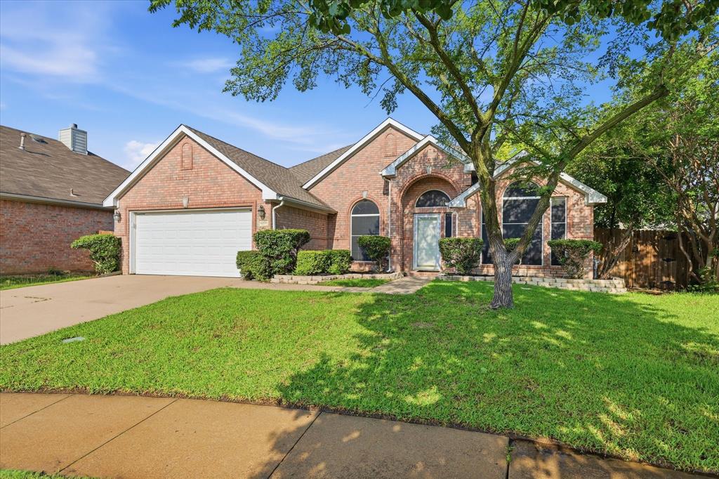Discover 5375 Natchez Trail in Fort Worth, TX - a well-designed 4-bedroom, 2-bath home in the Park Glen neighborhood. The split floor plan provides separation between living and sleeping areas, while an oversized family room offers flexible space for gatherings. The primary suite features dual vanities, a garden tub, and a walk-in closet. Situated on a large yard and zoned for Keller ISD, this property combines practical living spaces with outdoor potential!