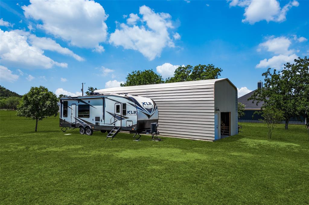 The Burleson County School - Residential