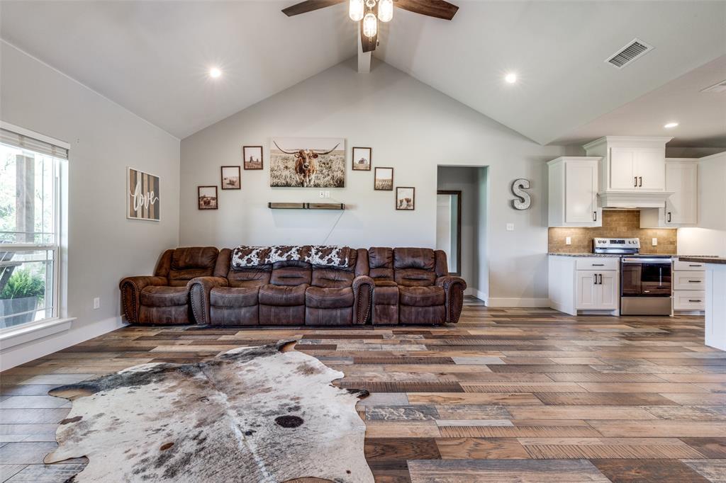 The Burleson County School - Residential