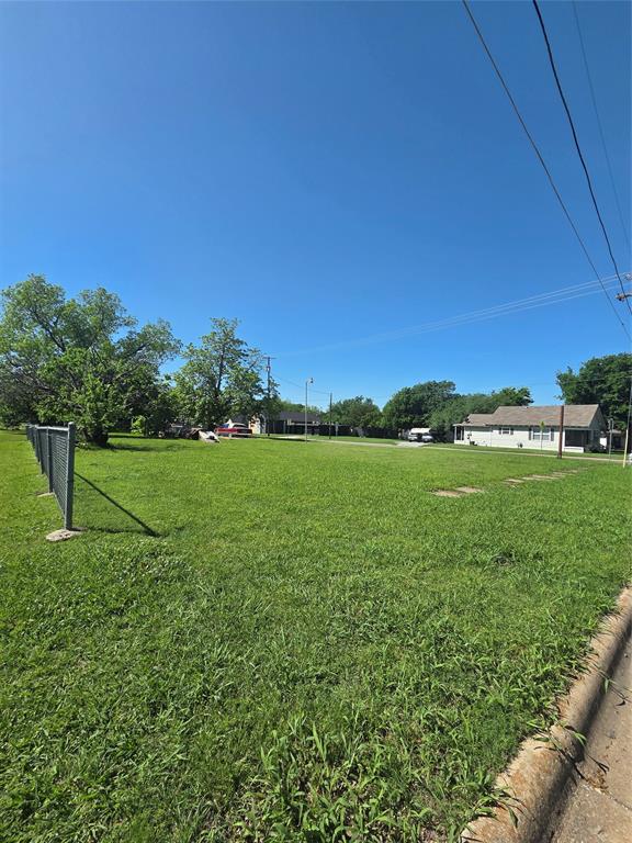 Build your vision on this residential lot located at 500 E Evergreen St in Sherman. Nestled in an established neighborhood with a blend of existing homes and new development, this property offers a great opportunity for builders, investors, or future homeowners. Convenient access to local schools, shopping, dining, and major routes, including U.S. Highway 75, provides added accessibility for commuting and everyday living. Sherman continues to see steady growth, making this a great option for those looking to invest in an expanding area.